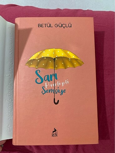 sari puantiyeli semsiye