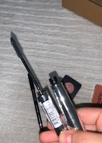 Makyaj Seti EMİLY 203 dudak kalemi - Görsel 4