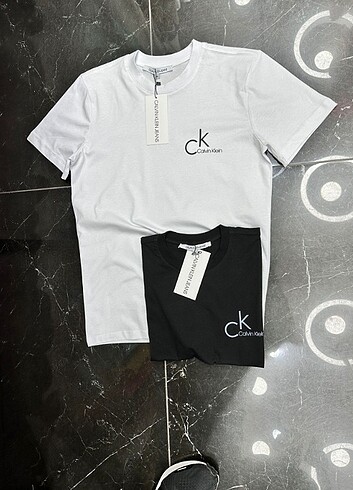 Calvin Klein T-Shirt 