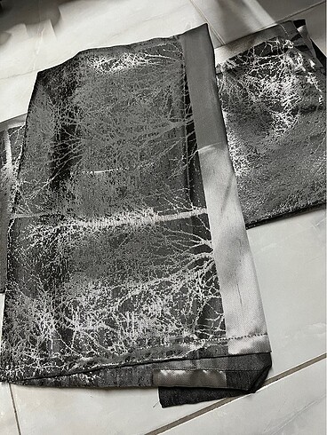En 132 boy 250 iki adet fon perde