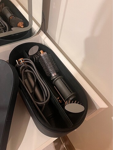 Dyson airwrap