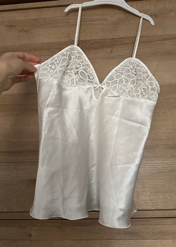 Beyaz Parlak İp Askılı Midi Gecelik - Görsel 2