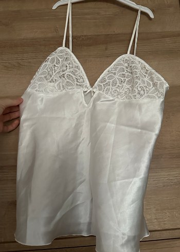 Beyaz Parlak İp Askılı Midi Gecelik - Görsel 3