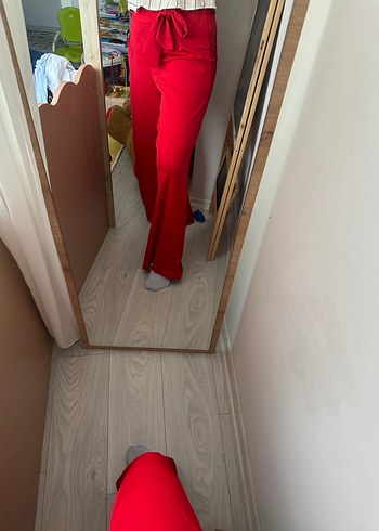 Kırmızı Bol Kesim Kemerli Kumaş Pantolon - Görsel 8