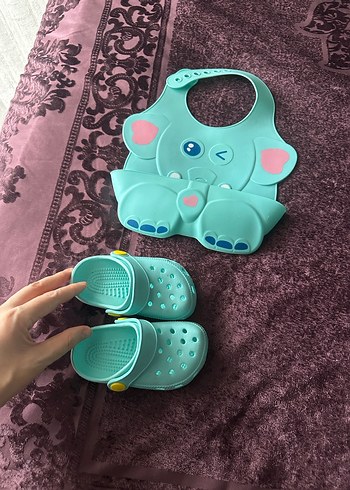 Fil Desenli Mavi Bebek Önlüğü ve Ayakkabısı - Görsel 3