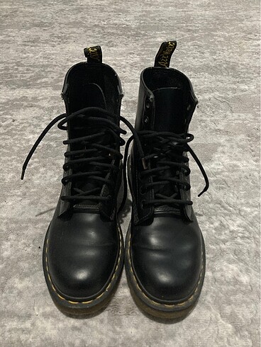 Dr.Martens Bot