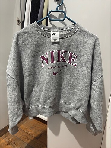 Nike sweatshirt