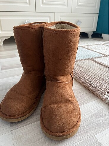 Ugg bot