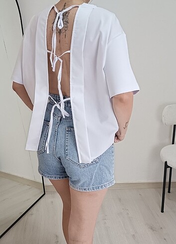 Arkası Bağlamalı ve Poplin Detaylı Beyaz Bluz