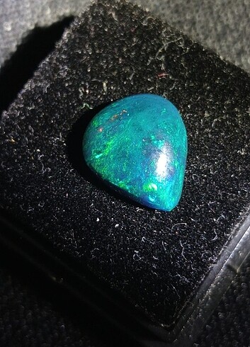 2.05 CT JANJANLI SİYAH ETİYOPYA OPALİ