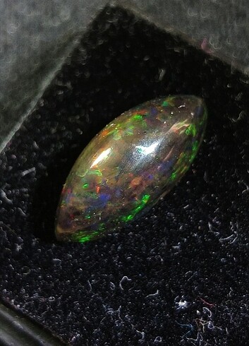 Beden çeşitli Renk 2.40 CT JANJANLI SİYAH ETİYOPYA OPALİ