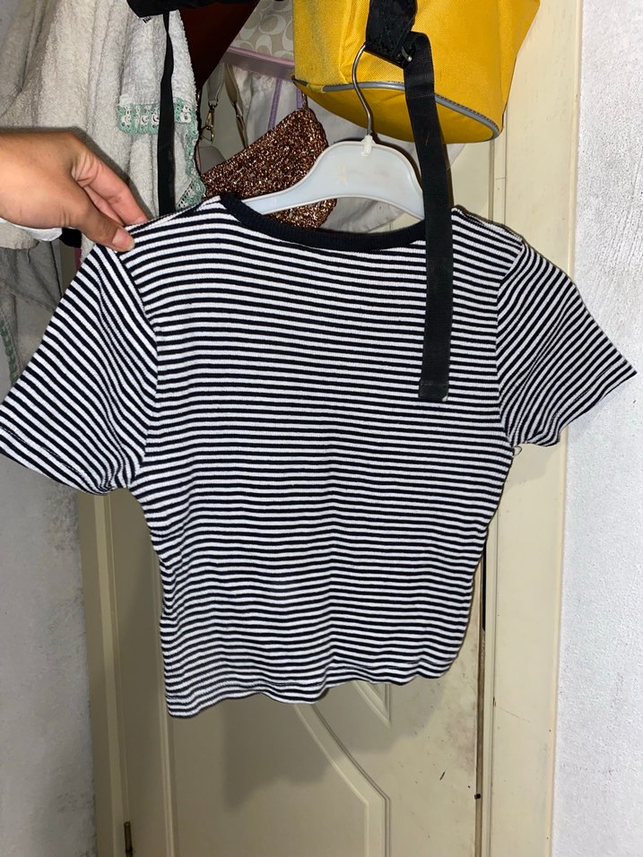 Kız Çocuk Siyah-Beyaz Çizgili Kısa Kollu Tişört - Görsel 2