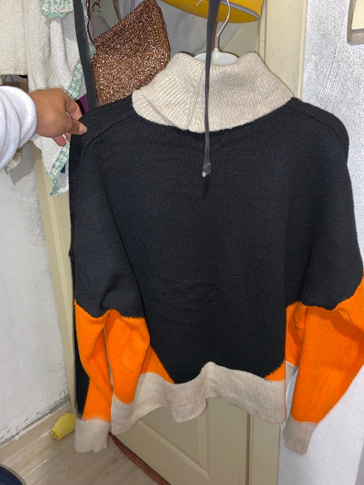 Yüksek Yakalı Renk Bloklu Örgü Kadın Kazak - Görsel 3