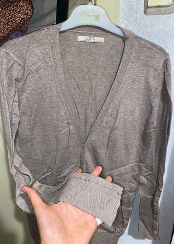 Bej V Yaka Düğmeli Kadın Hırka - Görsel 2