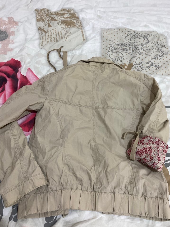 Bej Düğmeli Kadın Ceket - Görsel 2