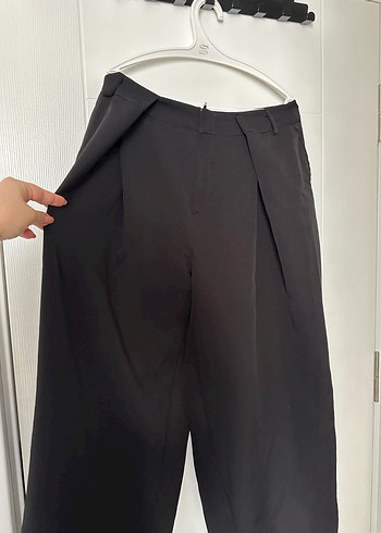 Kadın Siyah Pileli Kumaş Pantolon - Görsel 2