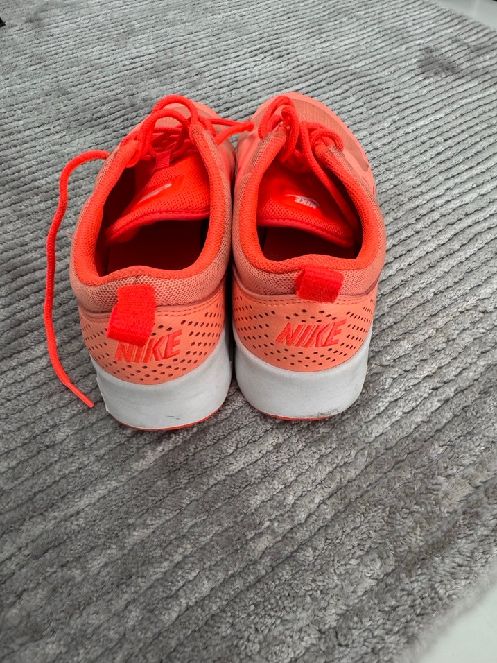 Nike Kadın Spor Ayakkabısı - Görsel 2