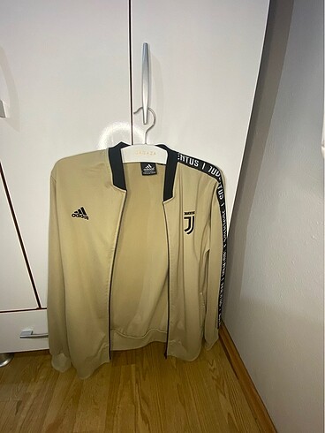 Adidas spor hırkası