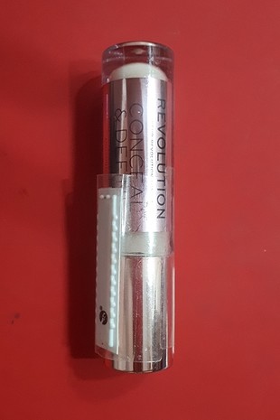 Makeup Revolution - Conceal & Define Kapatıcı 