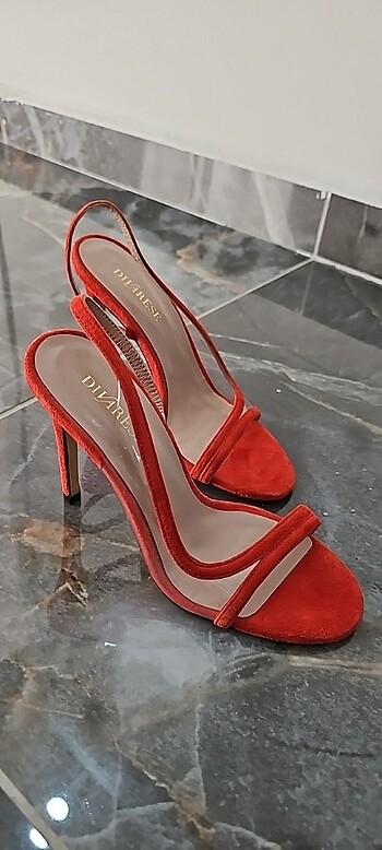 Divarese Divarese kırmızı süet topuklu ayakkabı 