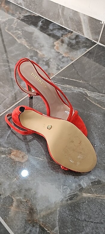 37 Beden Divarese kırmızı süet topuklu ayakkabı 