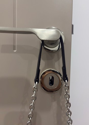 Zincir Detaylı Siyah Deri Kadın Çanta - Görsel 4