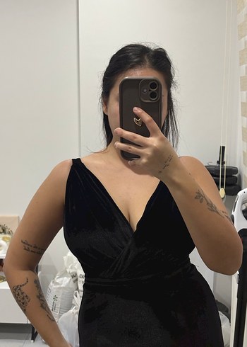 V Yakalı Siyah Uzun Drapeli Kadın Elbise - Görsel 3