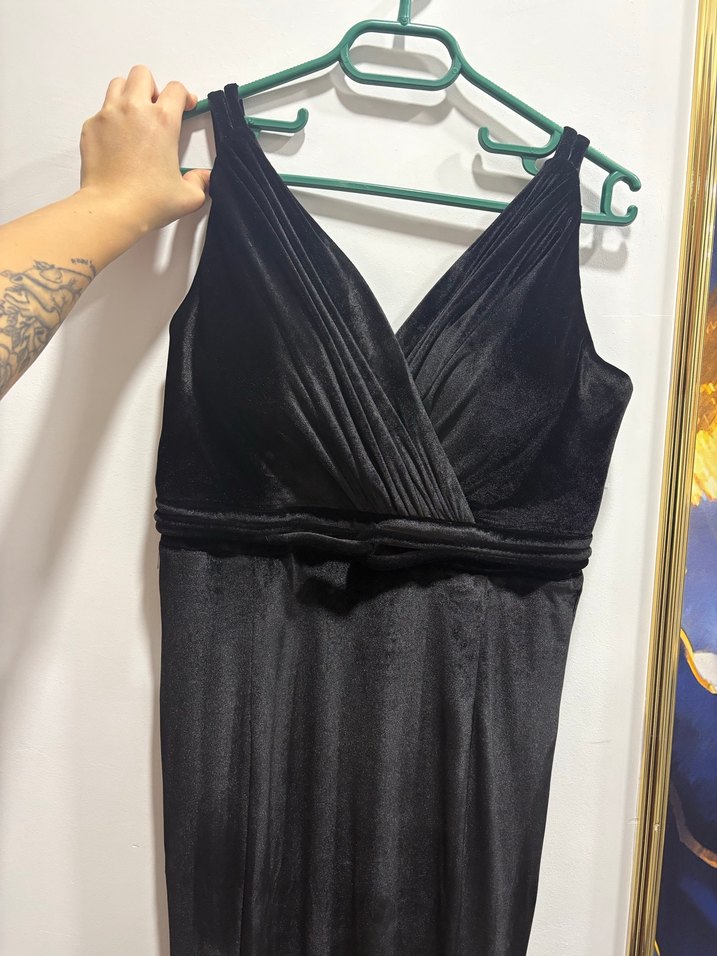 V Yakalı Siyah Uzun Drapeli Kadın Elbise - Görsel 4