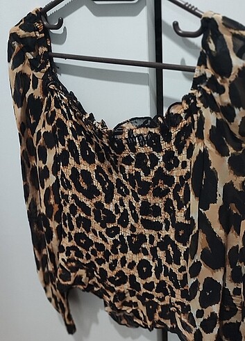 m Beden Tül leopar bluz