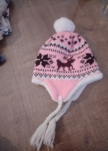 Kız Bebek Bere Kulaklıklı - Görsel 3