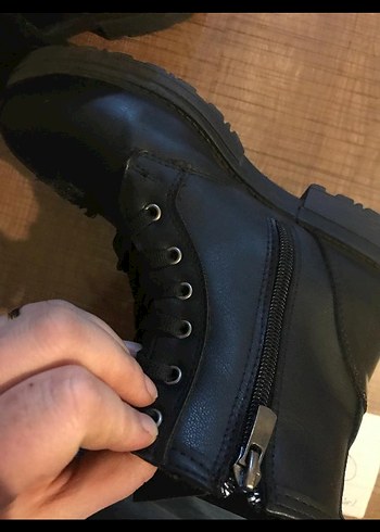 Siyah Taşlı Deri Gotik Botlar - Görsel 3