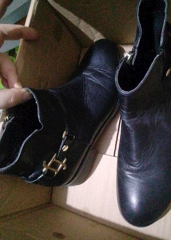 Siyah Tokalı Kadın Deri Biker Bot - Görsel 3