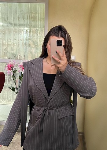 Gri Çizgili Kemerli Kadın Blazer Ceket - Görsel 3