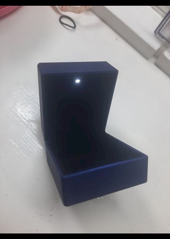 Klasik Zarafet Mavi Kadın Yüzük kutusu