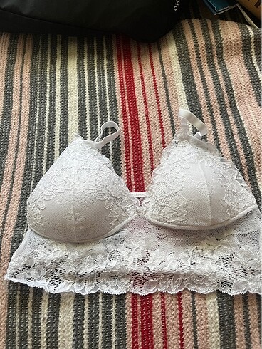 Penti Beyaz 90 beden dantelli bralet