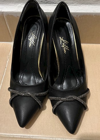 Parlak Siyah Yılan Desenli Topuklu Kadın Ayakkabı - Görsel 3