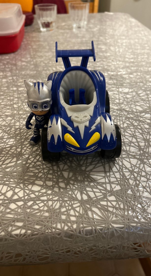 Kedi Çocuklu araba - Görsel 3