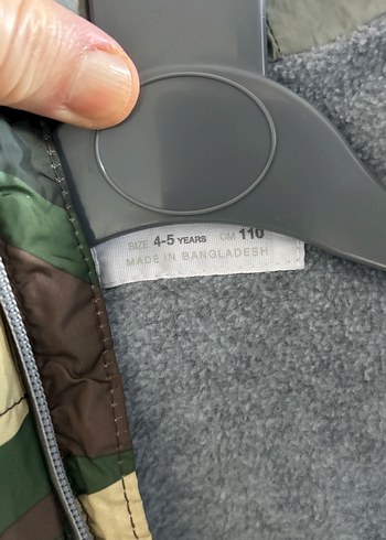 Erkek Çocuk Kamuflaj Desenli Kapüşonsuz Yelek - Görsel 3