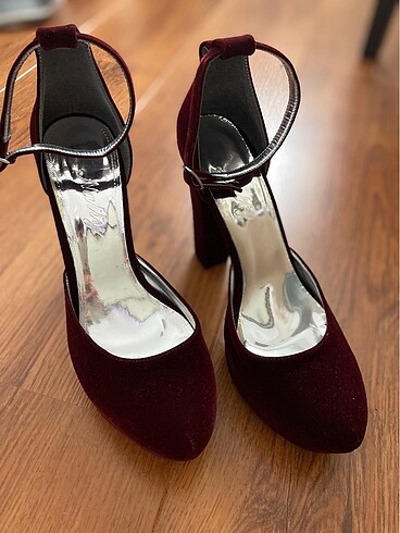 37 Beden bordo Renk kadife platform yepyeni