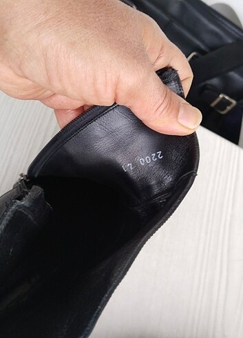 Siyah erkek bot  - Görsel 2