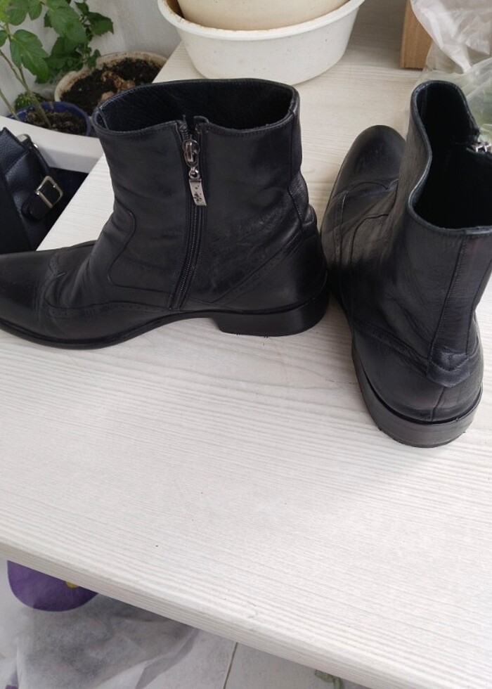 Siyah erkek bot  - Görsel 3