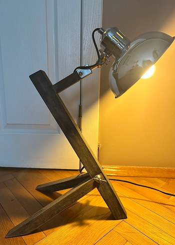 Ahşap Ayaklı Tasarım Lamba - Görsel 3