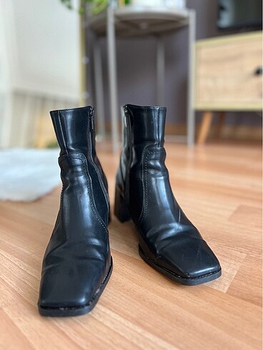 39 Beden Marjin topuklu küt burunlu bot