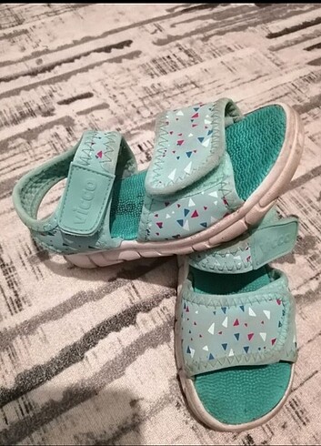 26 Beden Vicco kız çocuk sandalet 26 numara 