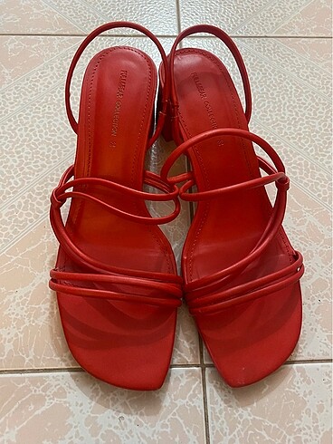 Pull&Bear / Topuklu Sandalet