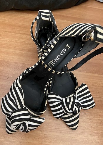 Zebra Desenli Tokalı Topuklu Kadın Ayakkabı