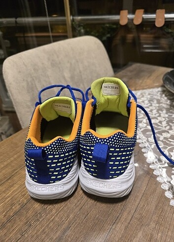 35 Beden Skechers çocuk ayakkabı 