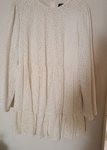 Dantel Detaylı Beyaz Midi Örme Elbise