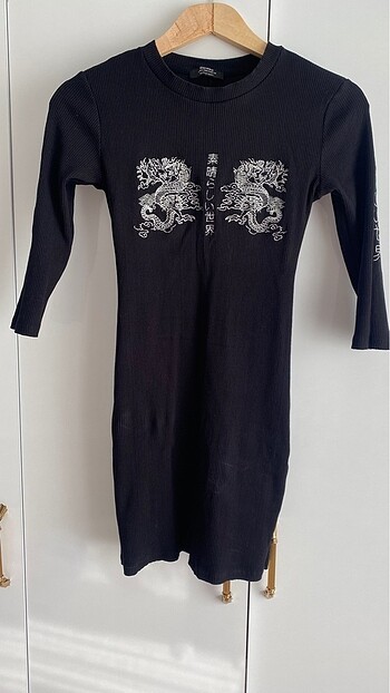 Bershka Elbise