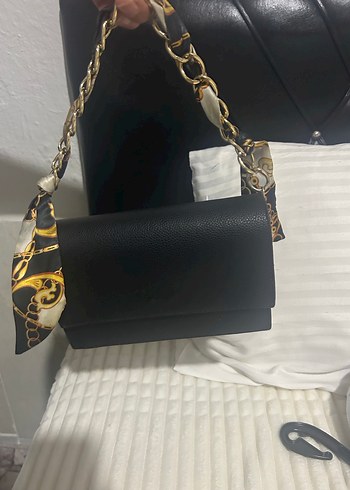 Zincir Detaylı Siyah Deri Yılan Desenli Kadın Çanta - Görsel 2